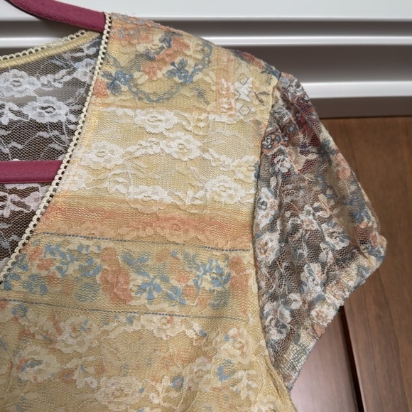 NWT Madden Girl Cream floral Mesh Blouse Womens XL Babydoll whimsy goth Fairy - Picture 6 of 15